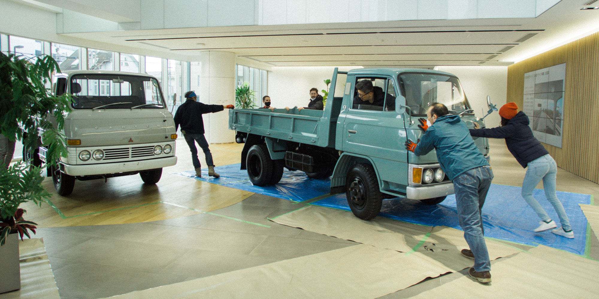 歴代キャンター　川崎オフィス搬入