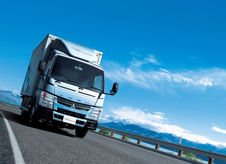 新型「キャンター エコ ハイブリッド」