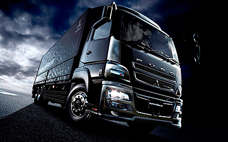 大型トラック「スーパーグレート“Black Diamond Edition”」