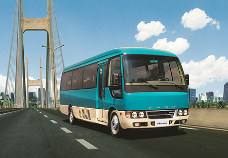 小型バス「ローザ」