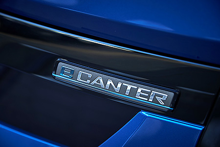電気小型トラック「eCanter」